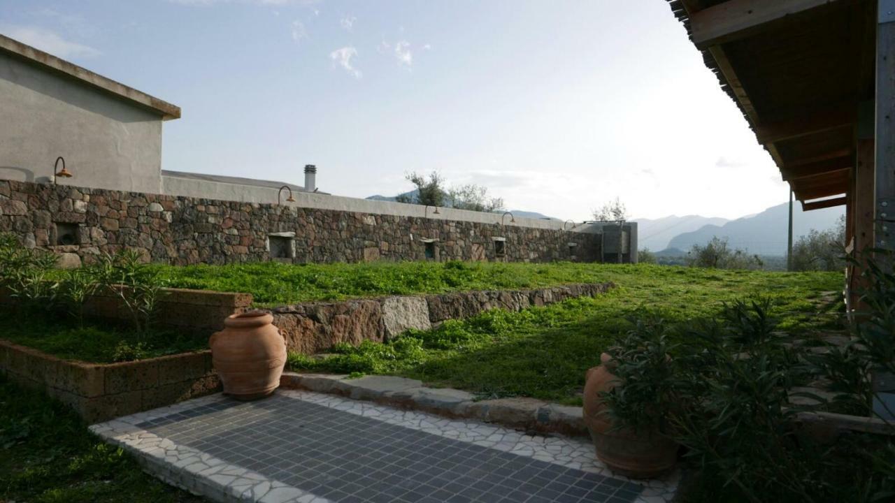 Vila Naramanue Dorgali Exteriér fotografie